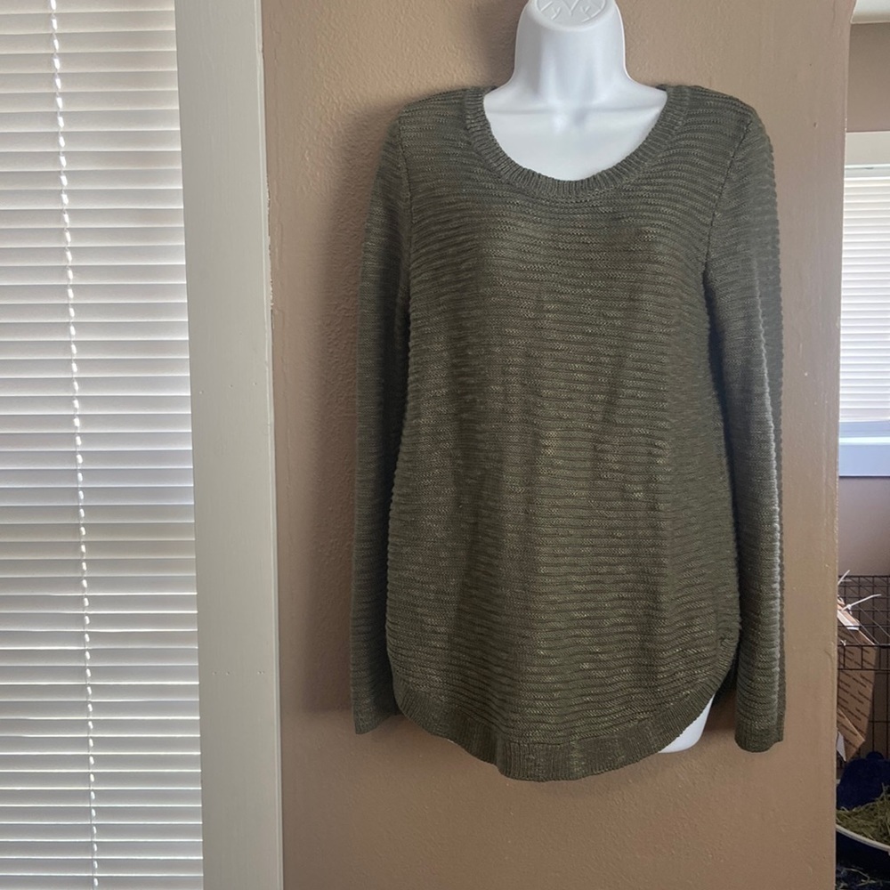 Women’s long sleeve Green knit sweater with side slits